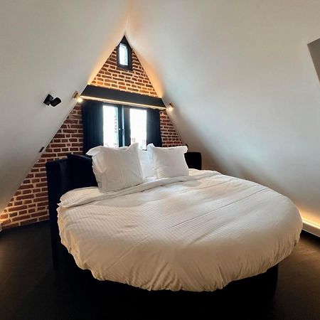 Agora Tournai Wellness Suites 3 Appartements Touristiques Sur La Grand-Place Luaran gambar