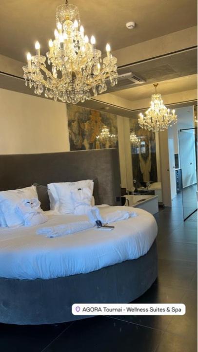 Agora Tournai Wellness Suites 3 Appartements Touristiques Sur La Grand-Place Luaran gambar