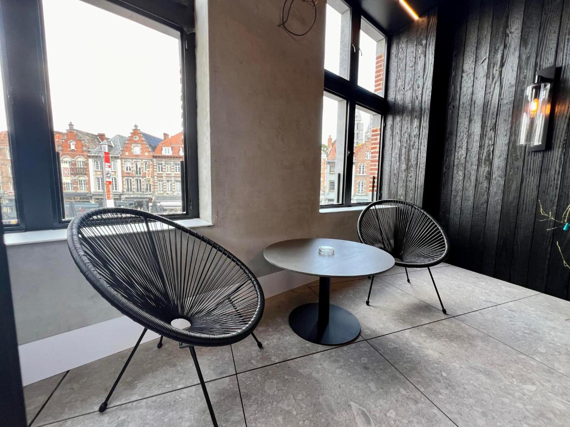 Agora Tournai Wellness Suites 3 Appartements Touristiques Sur La Grand-Place Luaran gambar