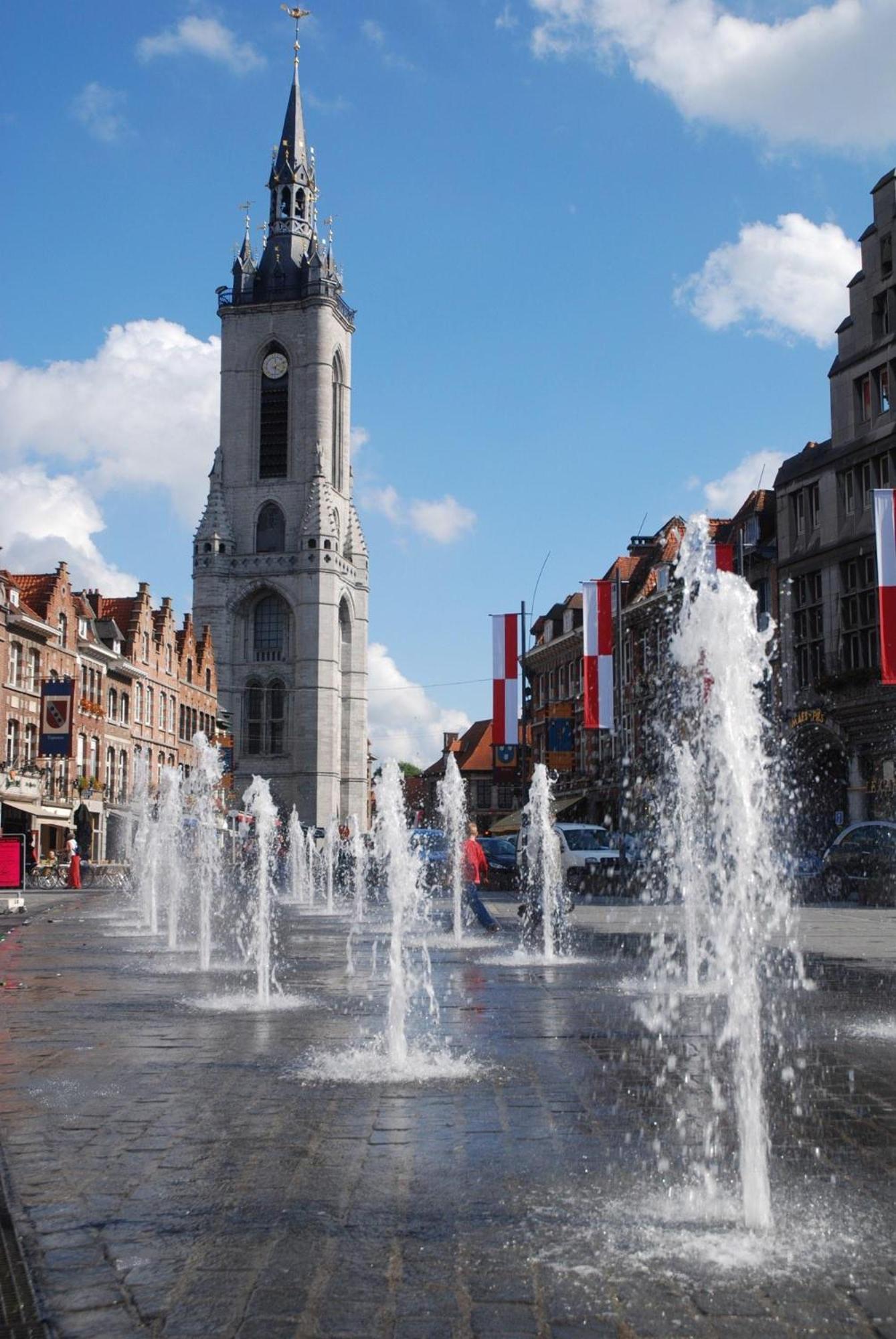 Agora Tournai Wellness Suites 3 Appartements Touristiques Sur La Grand-Place Luaran gambar